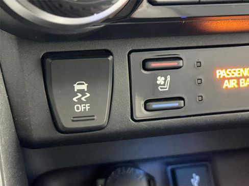 Certified 2022 Toyota RAV4 Limited image 7