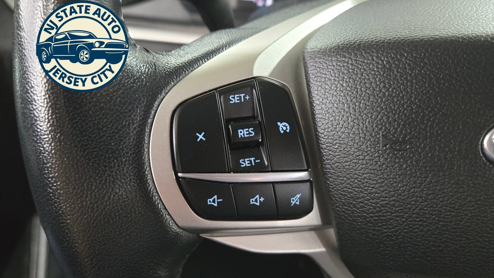 Used 2022 Ford Explorer XLT AWD/4WD image 18