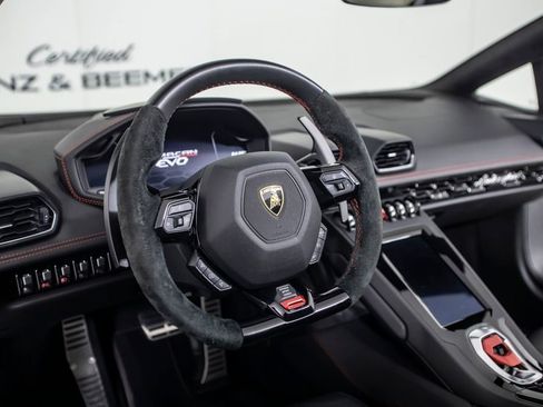 Used 2020 Lamborghini Huracan EVO image 20
