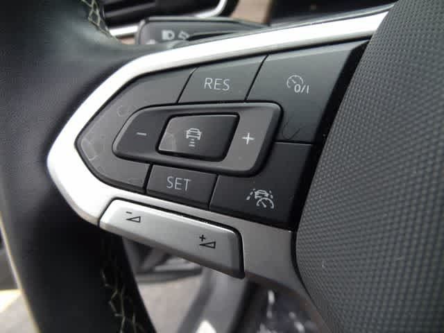 Used 2024 Volkswagen Atlas SE AWD/4WD image 23
