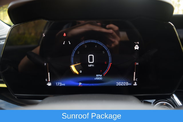 Used 2024 Chevrolet Trax ACTIV w/ Sunroof Package FWD image 3