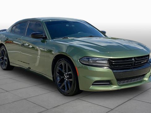 Used 2021 Dodge Charger SXT w/ Blacktop Package RWD image 3
