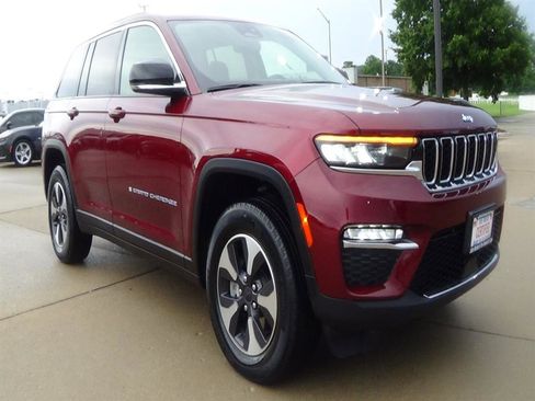 Used 2023 Jeep Grand Cherokee 4WD 4xe image 4