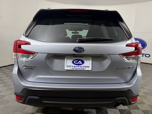 Used 2023 Subaru Forester Premium image 7