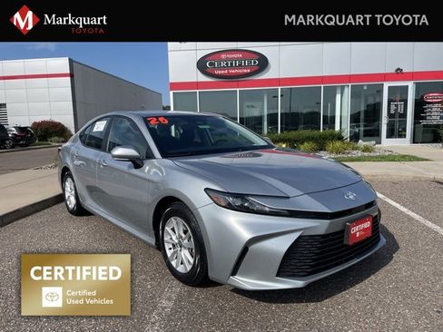 Certified 2025 Toyota Camry LE image 1