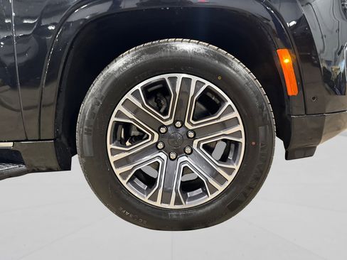 Used 2024 Jeep Wagoneer Series II w/ Flexible Seating Group image 56