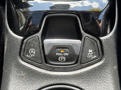 Used 2018 Jeep Compass Limited w/ Navigation Group AWD/4WD image 15