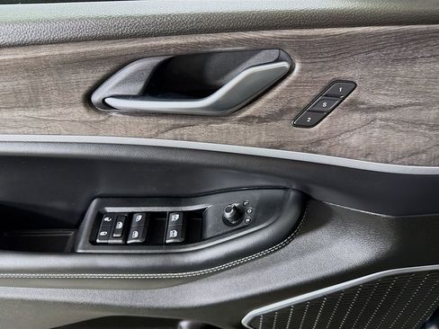 Used 2023 Jeep Grand Cherokee Limited w/ Luxury Tech Group II image 24