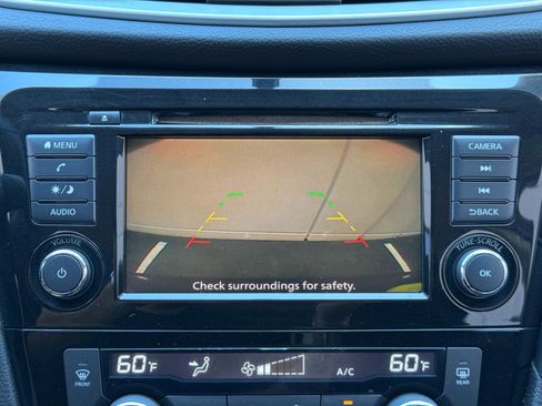 Used 2018 Nissan Rogue SV FWD image 23