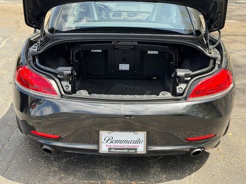 Used 2010 BMW Z4 sDrive35i image 4