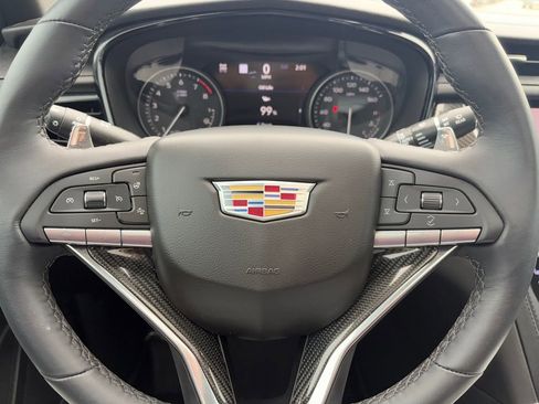 Used 2025 Cadillac XT6 Sport w/ Technology Package AWD/4WD image 11