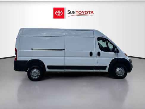 Used 2023 RAM ProMaster 2500 FWD image 2