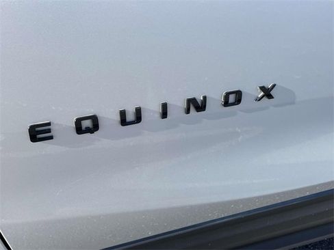 Certified 2018 Chevrolet Equinox LT w/ Sun & Infotainment Package image 9