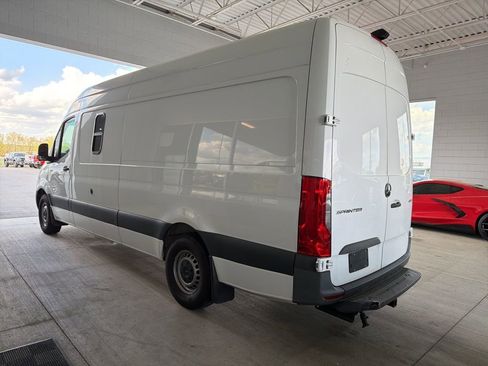 Used 2021 Mercedes-Benz Sprinter 2500 image 4