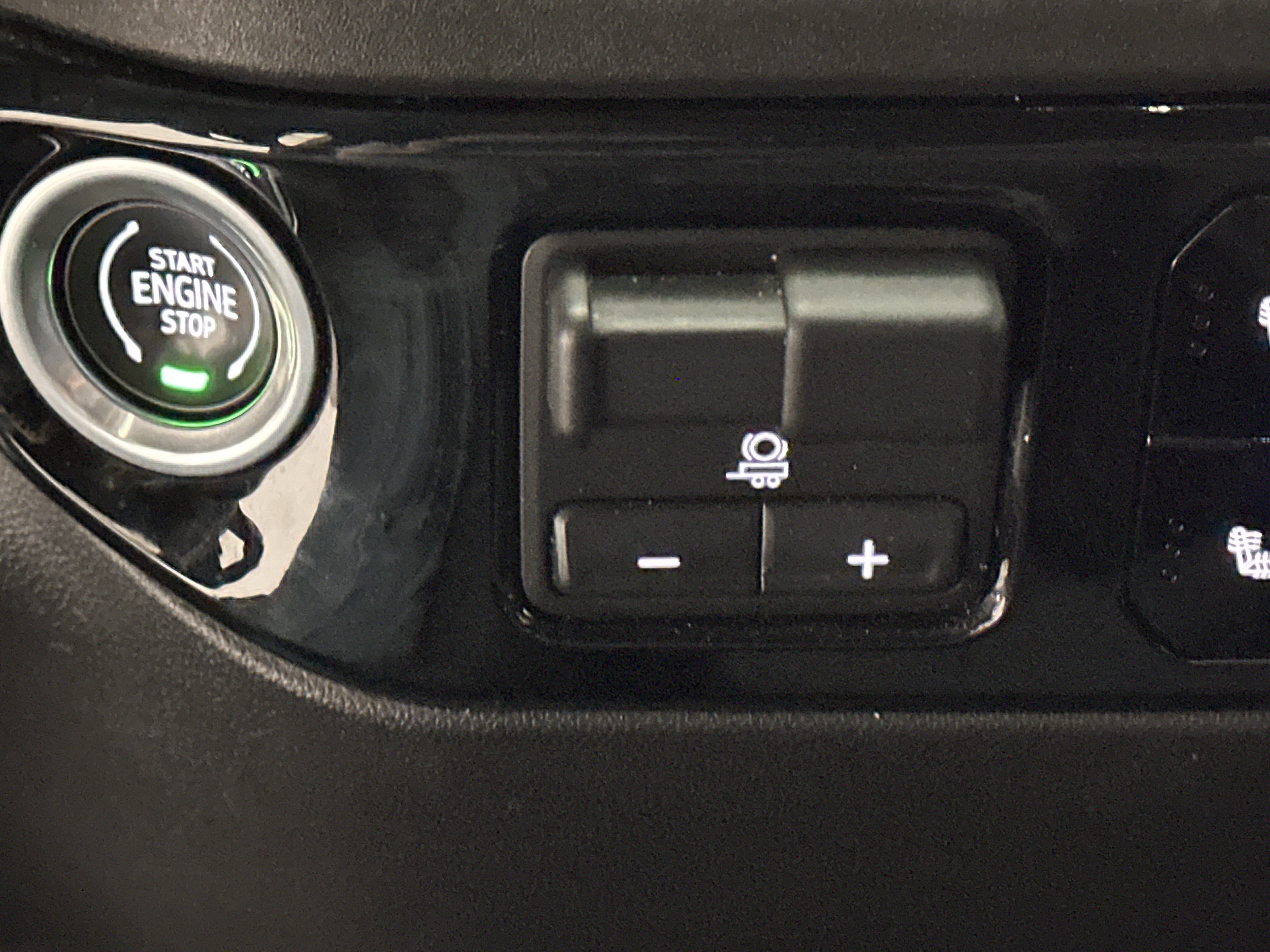 Used 2024 Chevrolet Silverado 2500 LT AWD/4WD image 36