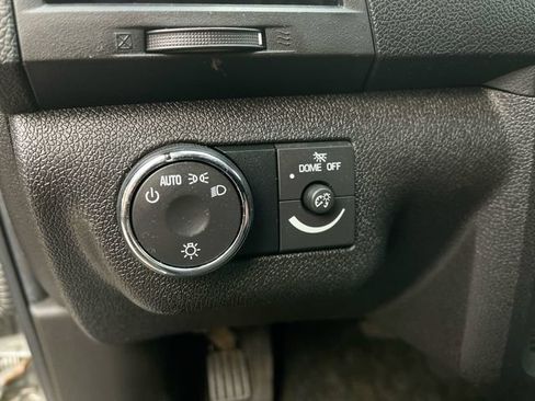 Used 2011 Chevrolet Traverse LT w/ Personal Connectivity Package FWD image 15