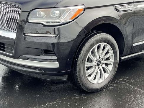 Used 2024 Lincoln Navigator Premiere image 9
