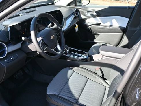 New 2026 Chevrolet Trax LT w/ Driver Confidence Package image 9