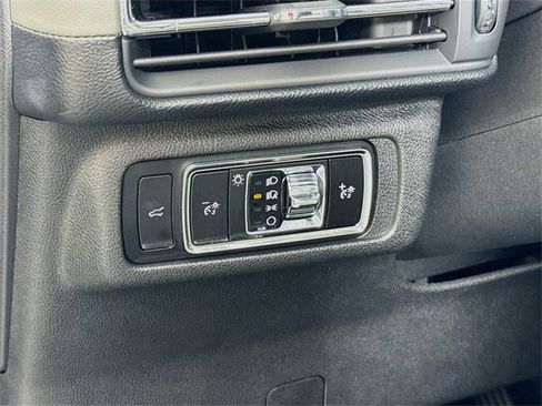 Used 2025 Lincoln Corsair Reserve w/ Equipment Group 202A image 15