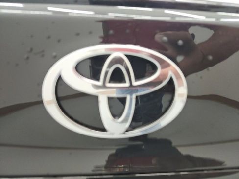 Used 2025 Toyota Camry SE image 30