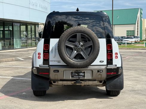 Used 2021 Land Rover Defender 110 X-Dynamic SE AWD/4WD image 10