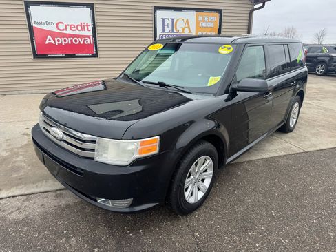Used 2011 Ford Flex SE image 1