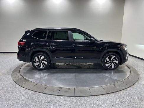 Used 2025 Volkswagen Atlas SE AWD/4WD image 5