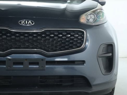 Used 2018 Kia Sportage LX w/ LX Technology Package FWD image 7