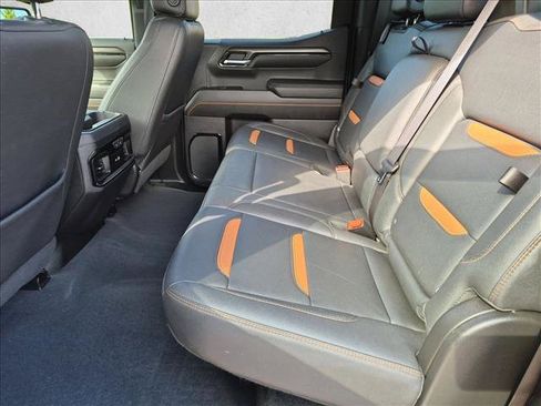 Used 2024 GMC Sierra 1500 AT4 w/ Technology Package AWD/4WD image 18
