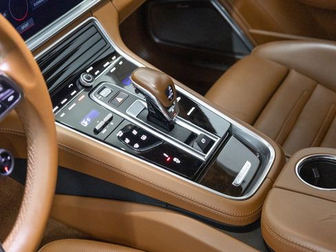 Used 2018 Porsche Panamera Turbo S image 14