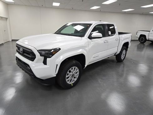 New 2026 Toyota Tacoma SR5 image 2