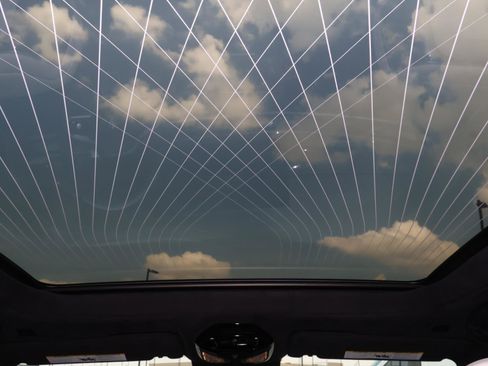 Used 2023 BMW 760i xDrive w/ Executive Package image 13