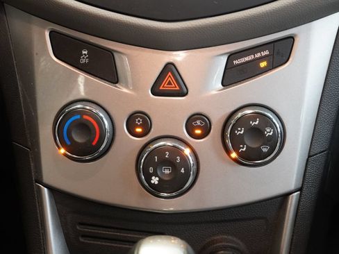 Used 2015 Chevrolet Trax LT w/ LT Sun and Sound Package FWD image 22