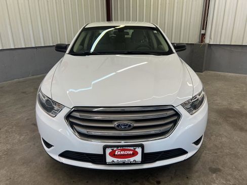 Used 2019 Ford Taurus SE FWD image 4