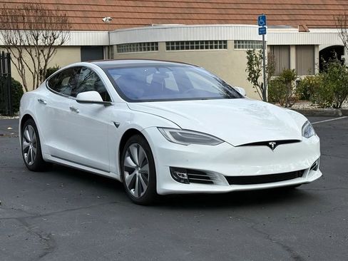 Used 2021 Tesla Model S Long Range Plus image 3