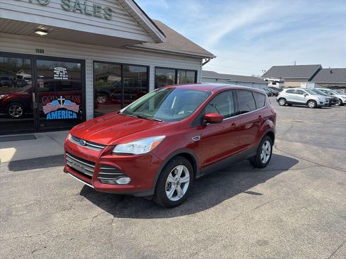 Used 2014 Ford Escape SE image 2