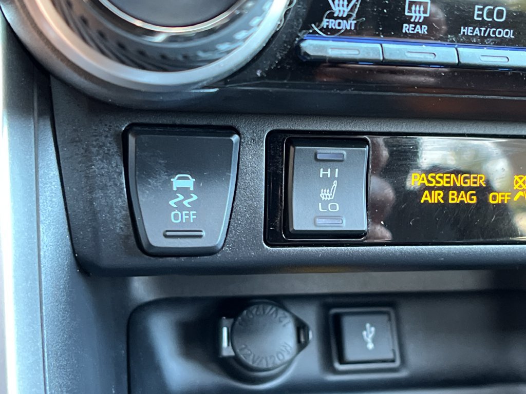 Certified 2022 Toyota RAV4 XSE w/ Weather Package AWD/4WD image 30