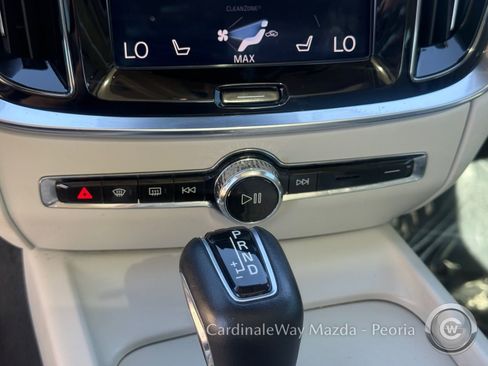 Used 2019 Volvo S60 T5 Momentum w/ Premium Package image 22