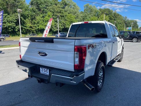 Used 2018 Ford F250 XLT w/ XLT Premium Package AWD/4WD image 9