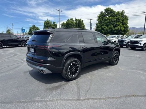Used 2024 Chevrolet Traverse Z71 w/ Enhanced Driving Package AWD/4WD image 7