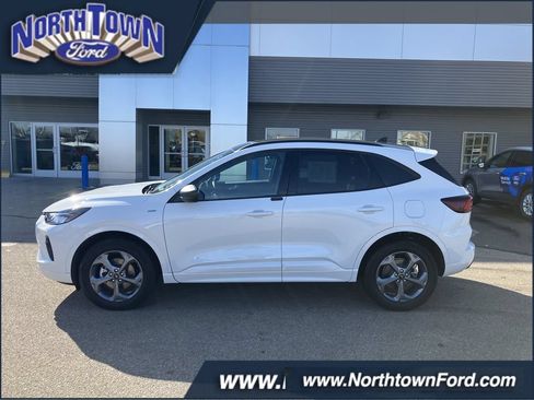 Used 2023 Ford Escape ST-Line w/ Tech Pack #1 AWD/4WD image 1