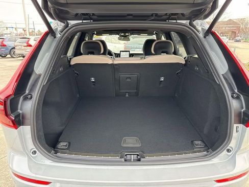 New 2026 Volvo XC60 B5 Plus w/ Climate Package image 10