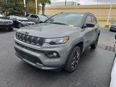 Used 2023 Jeep Compass Altitude image 3