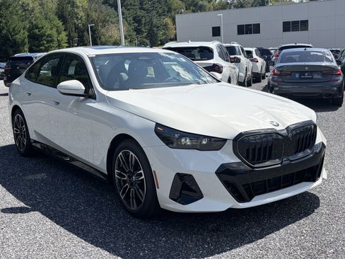New 2027 BMW 540i xDrive w/ M Sport Package AWD/4WD image 3