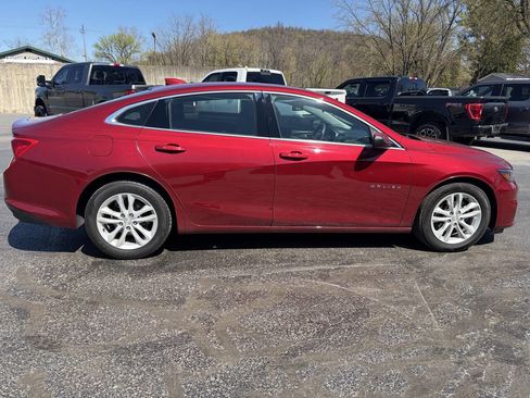 Used 2018 Chevrolet Malibu LT image 9