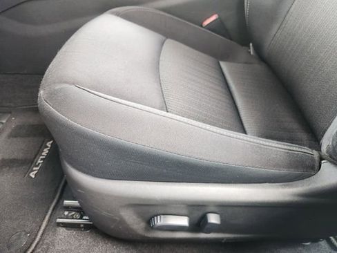 Used 2025 Nissan Altima 2.5 SV AWD/4WD image 22