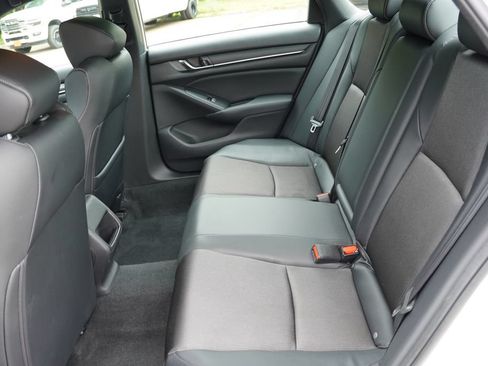 Used 2018 Honda Accord Sport image 17