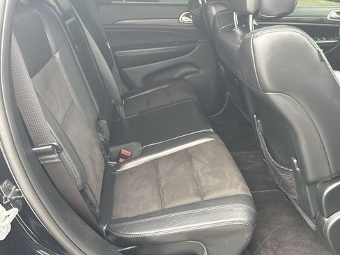 Used 2019 Jeep Grand Cherokee Altitude RWD image 20