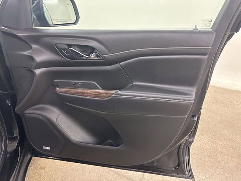 Used 2020 GMC Acadia Denali w/ Denali Ultimate Package image 19