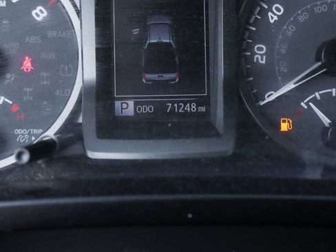 Used 2022 Toyota Tacoma TRD Off-Road w/ Technology Package image 22